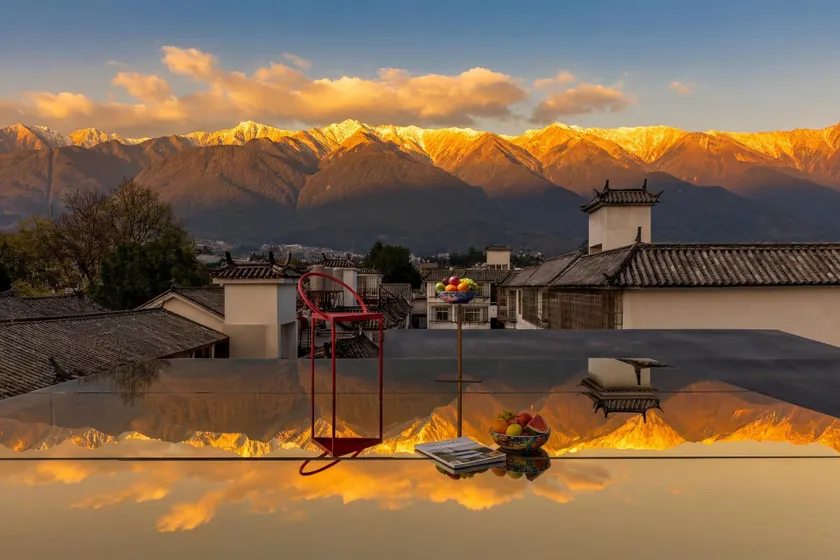 SIXI CANGSHAN MOUNTAINS GOLDEN SUNRISE MIRROR OF THE SKY SOUND SLEEP HOTEL DALI ANCIENT CITy - Image 1