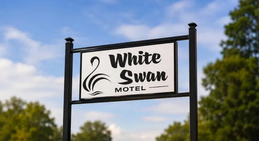 White Swan Motel - Image 1