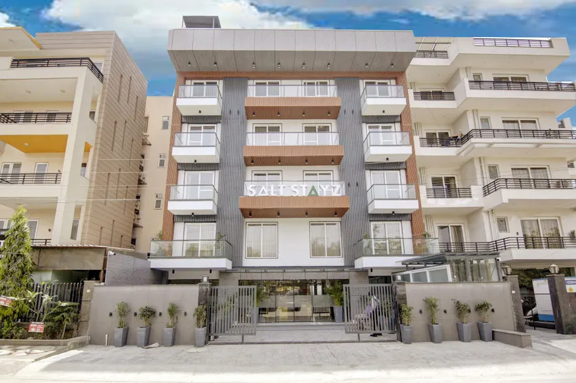 Saltstayz Premier - Near Golf Course Road & Sector 57 - Image 1