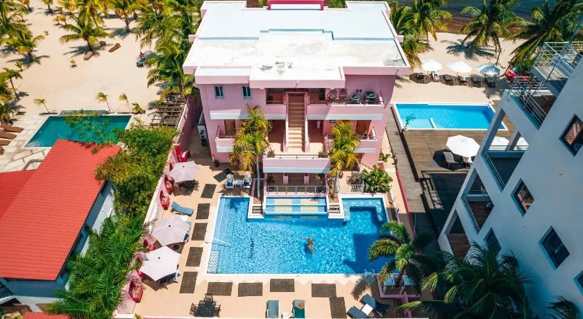 Miramar Suites - Image 1