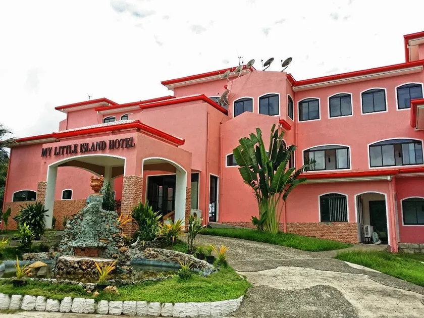 My Little Island Hotel - Image 1