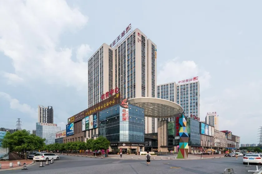 Coastline International Apartment - Image 1