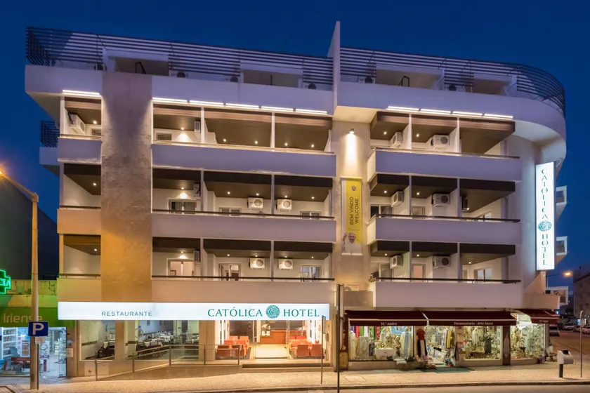 Catolica Hotel - Image 1