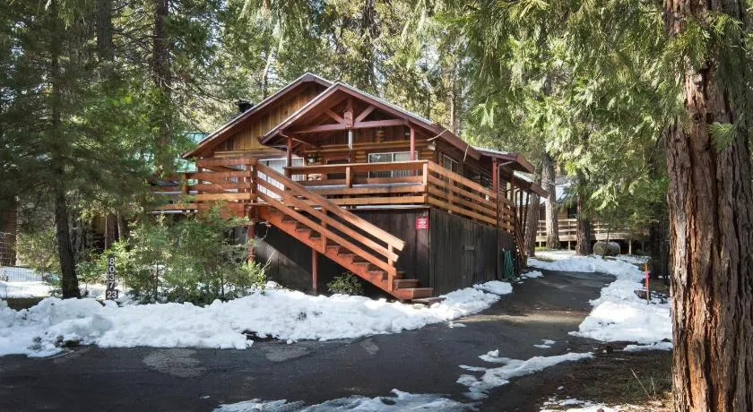 23 Arnetts Cabin - Image 1