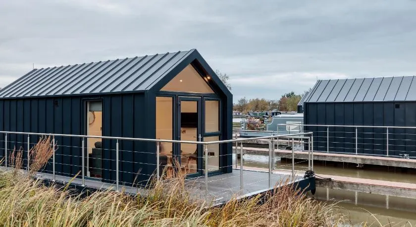 Tattenhall Marina Floating Pods - Image 1