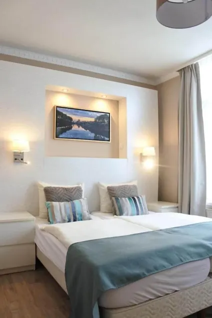 Hotel van Oppen - Image 1