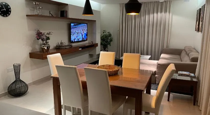 Deluxe Apartment with pool in the heart of St Pauls Bay - Image 1