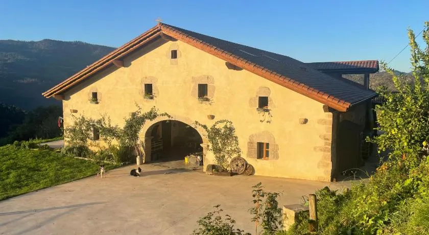 Olabe hostel - Image 1