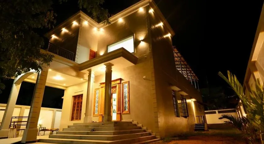 Desert Beach House with swimming pool - Image 1