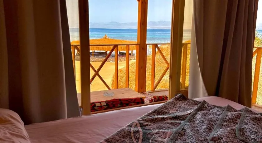 Love beach camp - Image 1
