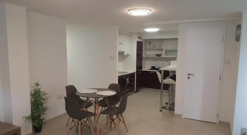 Orhidea Szuterén Apartman - Image 1