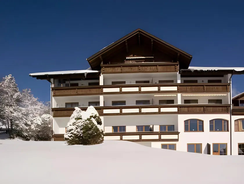 Hartungs Hoteldorf - Image 1