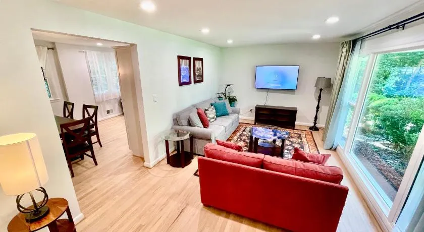 Oak House - Image 1