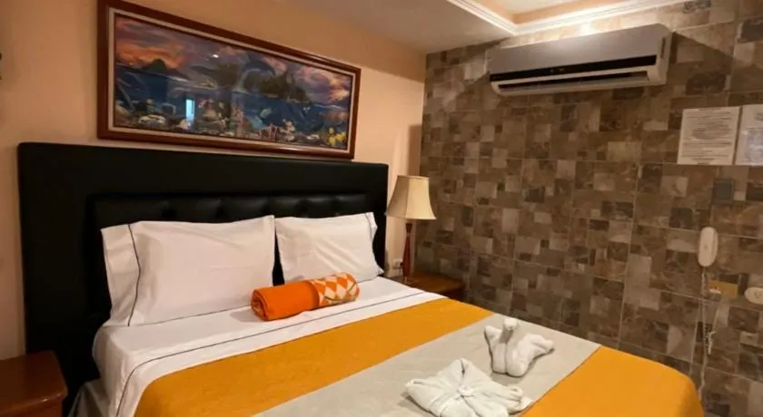 HOTEL MUEVETE POR VARGAS - Image 1