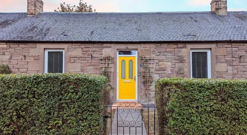 Parkview Cottage - Lovely home with cosy fireplace - Image 1