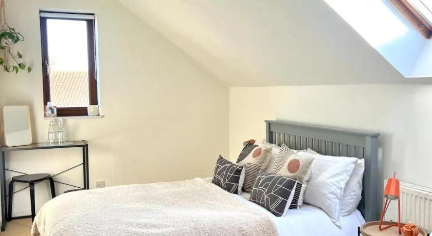 Priory Barn Apartment - Image 1