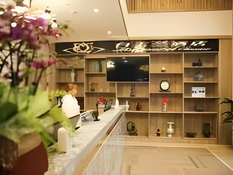 Magnolia Business Hotel Yangzhou Wanda Plaza Shunda Road - Image 1