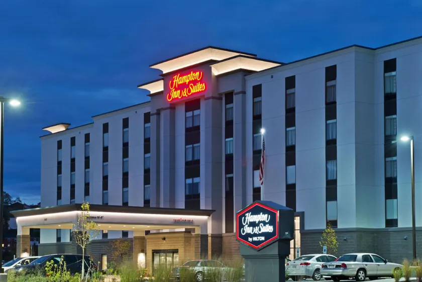 Hampton Inn & Suites North Huntingdon-Irwin - Image 1