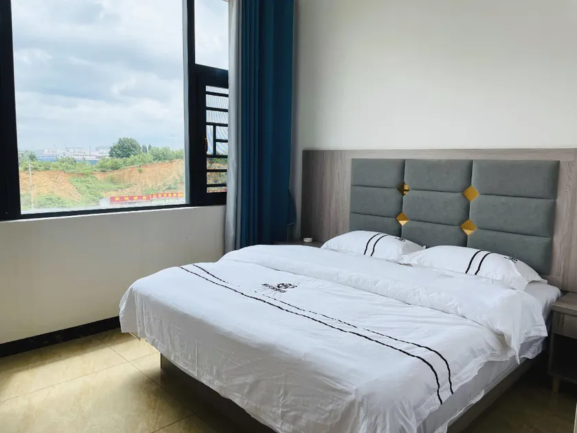 Qujing Development Zone Juqingyuan Hotel - Image 1