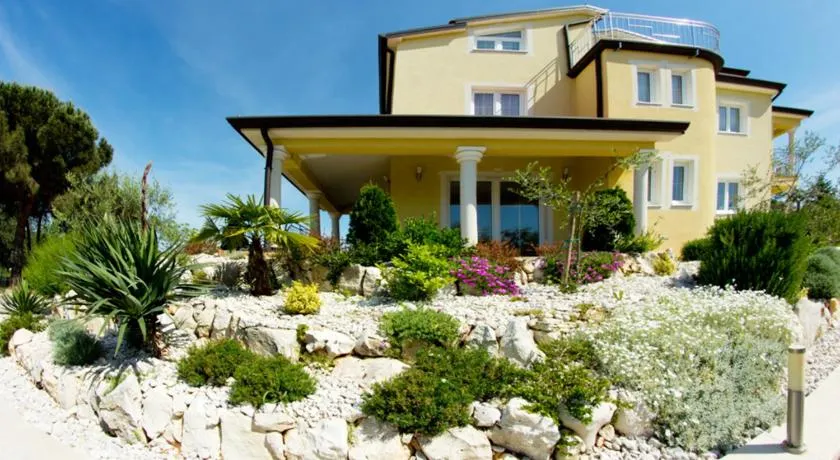 Tomic Apartments - Image 1