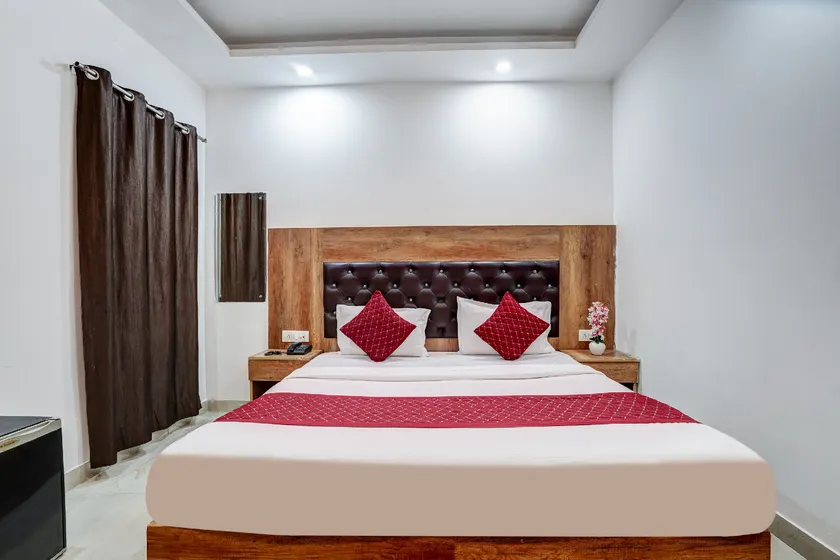 Hotel Sun Plaza - Image 1