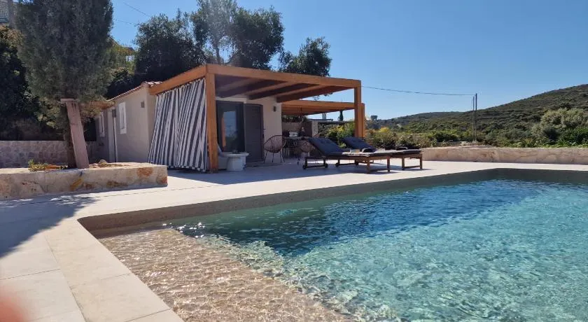 Sunny Villas - Image 1
