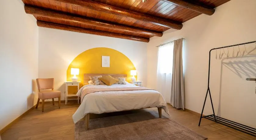Massaresc Apartment - Image 1