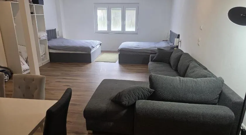 Spacious Apartment for 8 Guests - Image 1