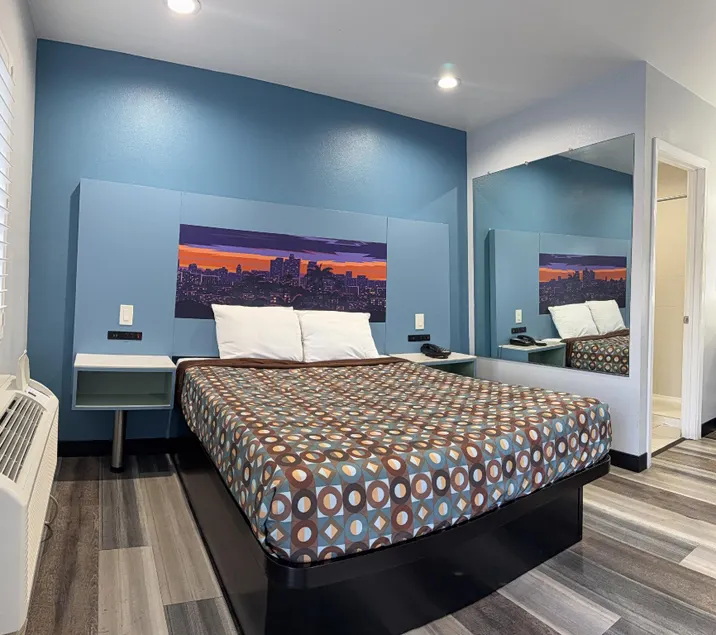 La Casa Motel, Los Angeles - Burbank Airport - Image 1