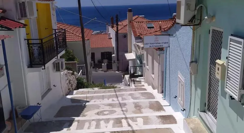 Cosy Traditional Studio 1 & Studio 2 in Pythagorio - Image 1