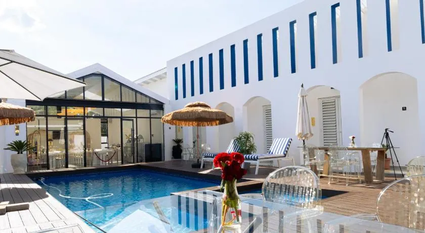 18 On Onix Lodge & Spa - Greece Inspired Luxury - Image 1