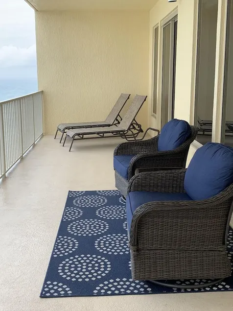 Roomy Oceanfront Condo with Breathtaking View and Beachside Pool - Unit 1906 by RedAwning - Image 1