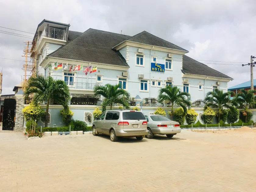 Euc Demodern Hotel & Suites - Image 1