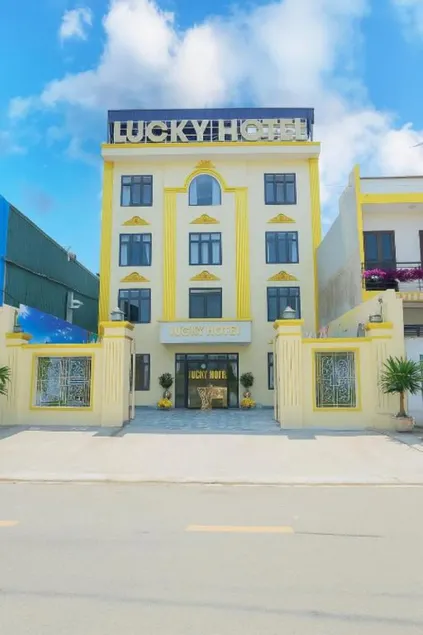 Lucky hotel - Image 1