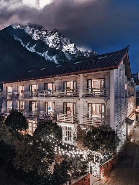 Xinyibao Hong Kong Fengli Luxury Hotel (Feihua Touch Water Shop) - Image 1