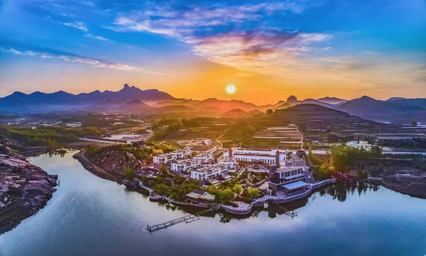 Yunggu Xiangjiju Hot Spring Resort Hotel - Image 1