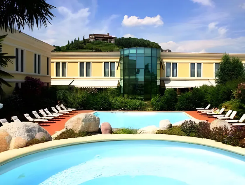 Hotel Touring - Image 1