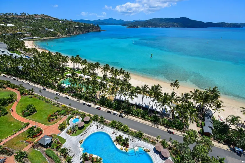 Beachfront Hamilton Island - Image 1