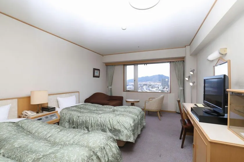 Yanai Cruise Hotel - Image 1