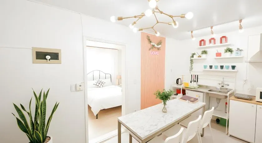 Seoul City Certified, Hongdae 2min, 2BR-1LR APT - Image 1