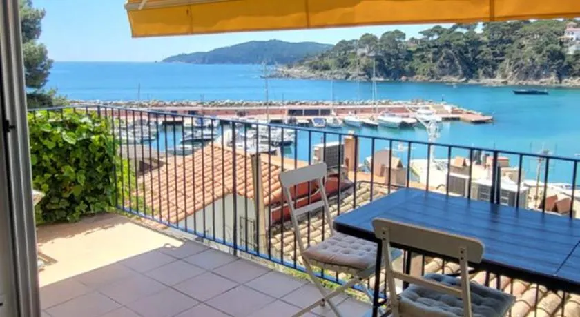 Apartment in front of the sea - Image 1