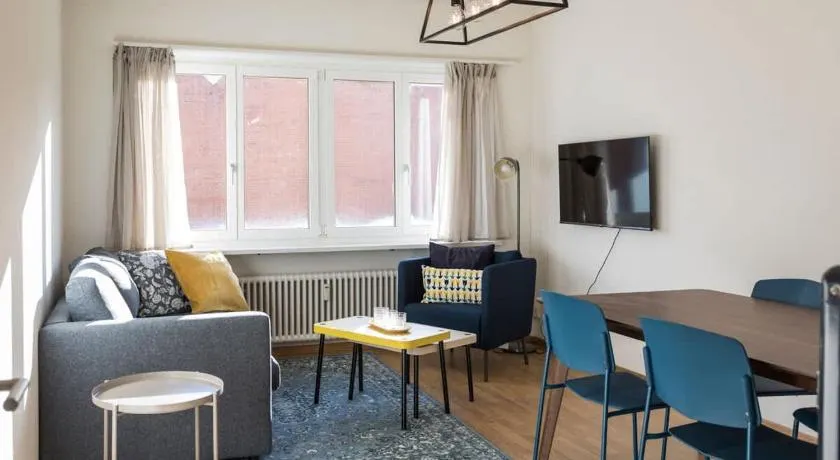 Modern appt opposite theatre, 7 min walk to Messe - Image 1