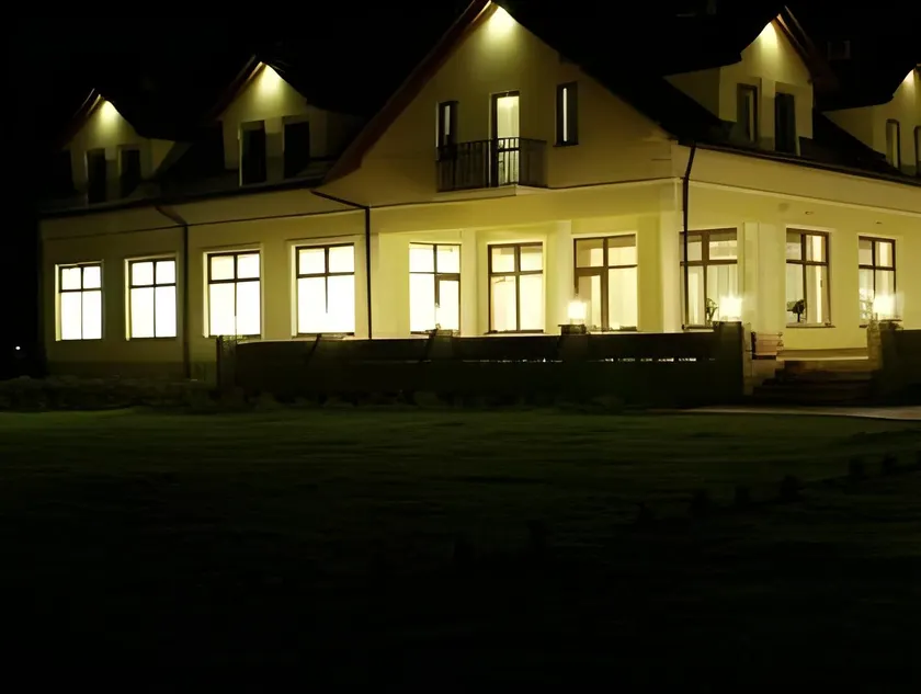 Hotel Cztery Pory Roku - Image 1