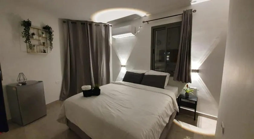 The boutique - Image 1