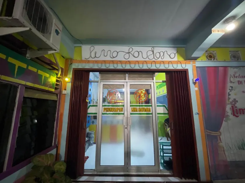 Hotel O Lima Saudara Syariah - Image 1