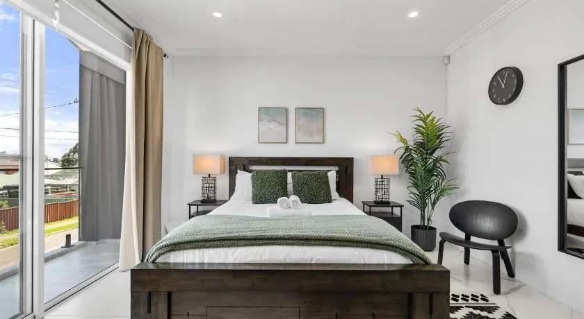 Spacious Lidcombe Lux mins to Sydney Olympic Park - Image 1