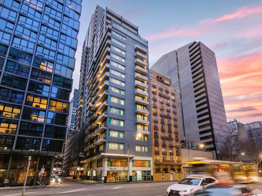Brady Apartment Hotel Flinders Street - Image 1