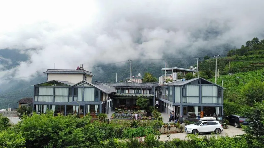 Lingzhi Home Homestay (Baoshan Baihualing Store) - Image 1