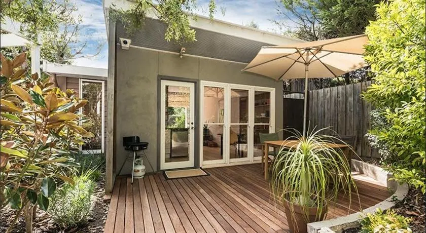 Garden Cottage St Kilda - Image 1