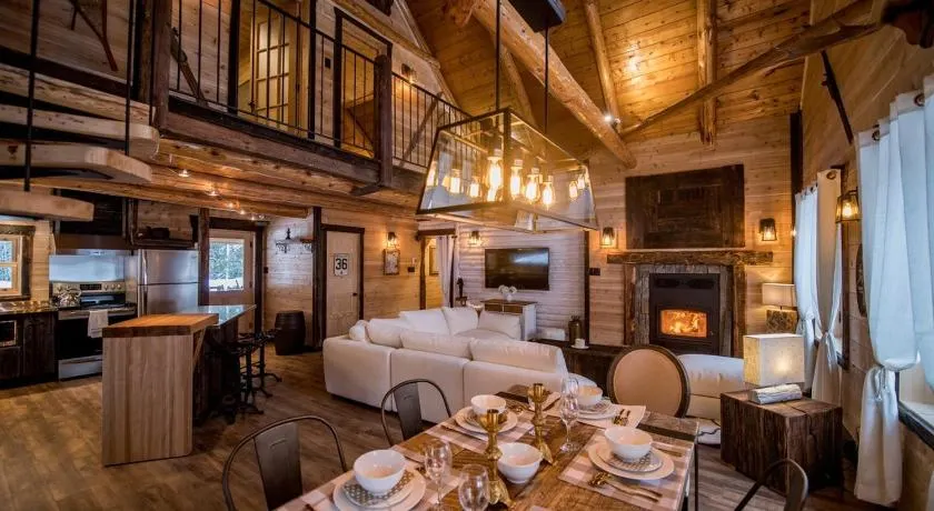 Les 3 Cavaliers - Les Chalets Spa Canada - Image 1